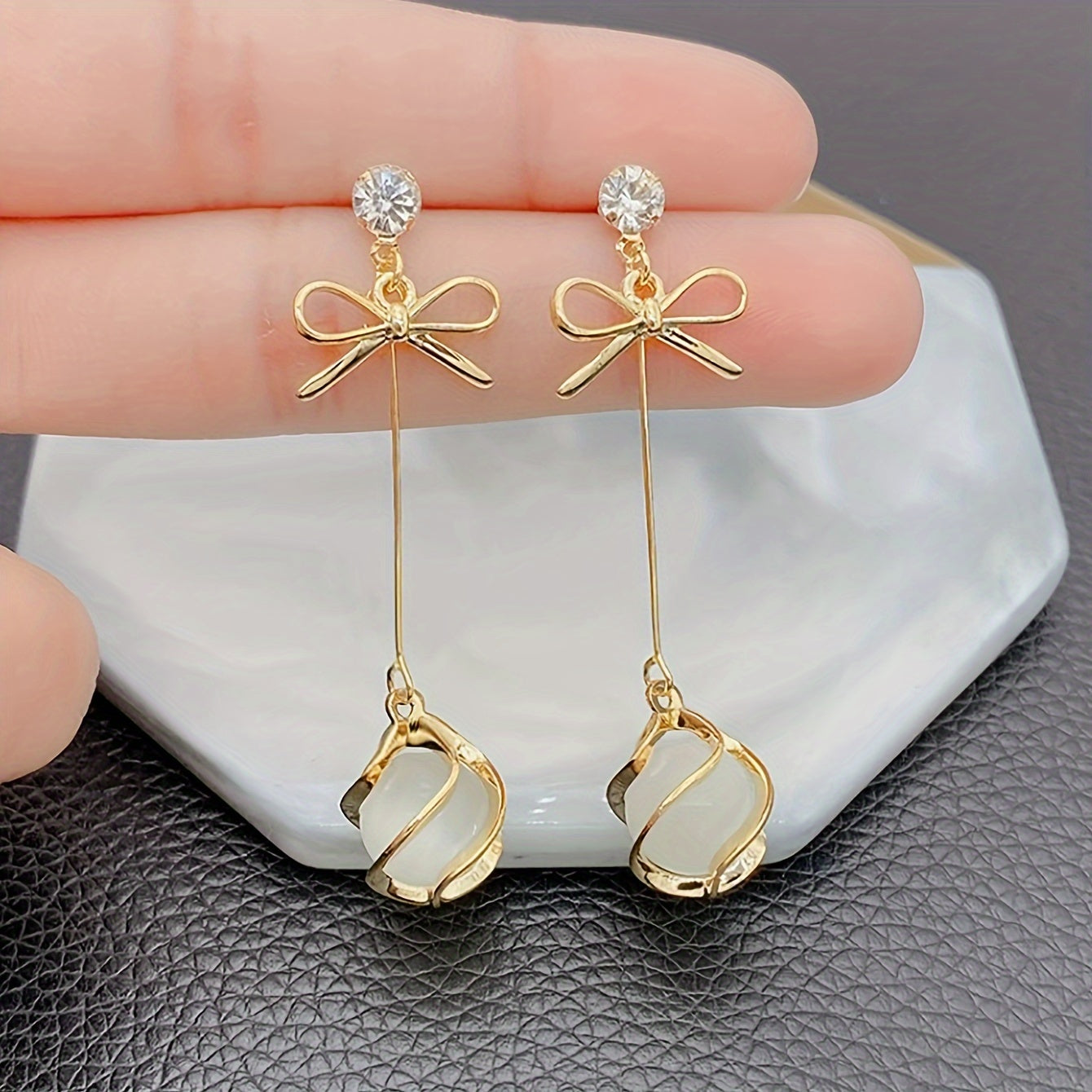 1 Pair Elegant Minimalist Long Earrings with Glass Beads and Bow Design for Women, Stylish Face Shape Accent